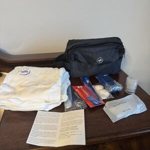 Skyteam Amenity Bag/Toiletry Kit Airline Premium Lost Luggage XL T-shirt